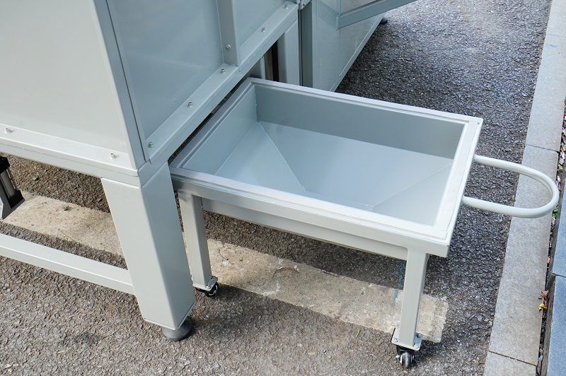 Removable Hopper for Easy Recovery